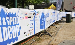 transenna hung a banner in tnt lacquered